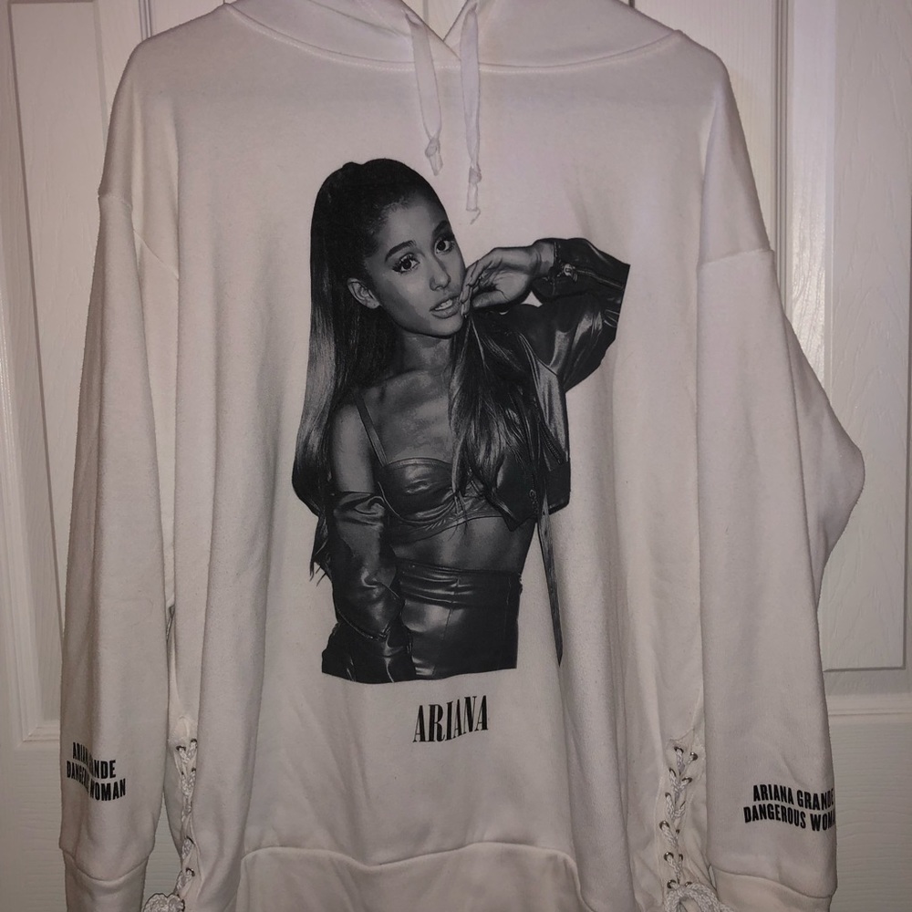 Ariana Grande Dangerous Woman side lace-up hoodie